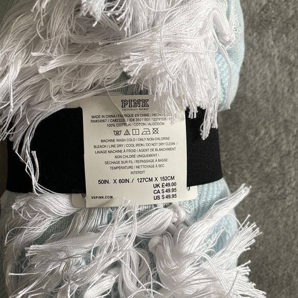 Victoria’s Secret beach blanket or light blanket NWT - Picture 4 of 4